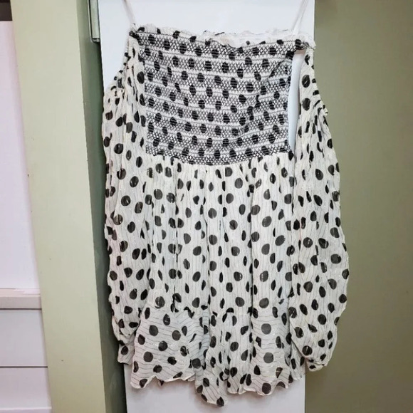 Anthropologie Rocco sand polka dot mini off shoulder smocked dress  black white - Picture 4 of 13